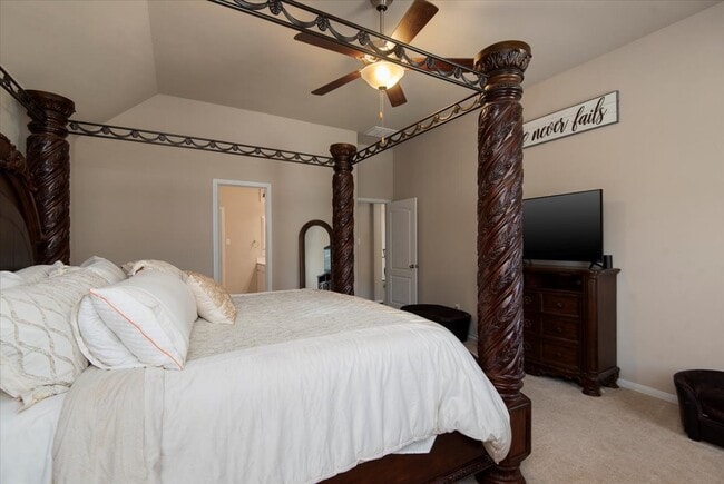 Building Photo - 2127 Blossomcrown Dr