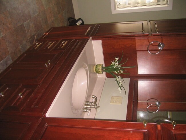 Foto del edificio - 1708 Kildahl Ave