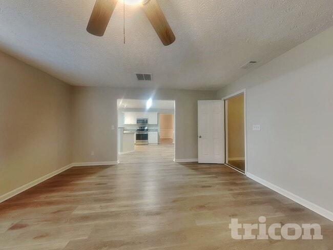 Building Photo - 65 Cascade Ct