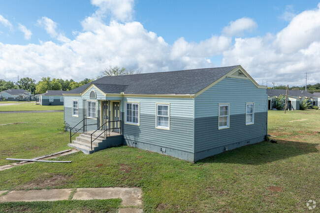 Building Photo - Park Estates Duplexes