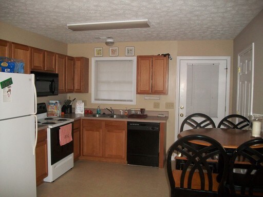 Building Photo - 499 Taleeda Ct