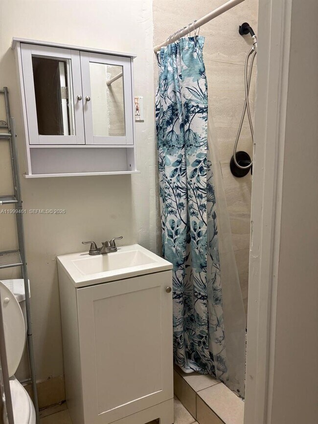 Foto del edificio - 1384 NW 27th St