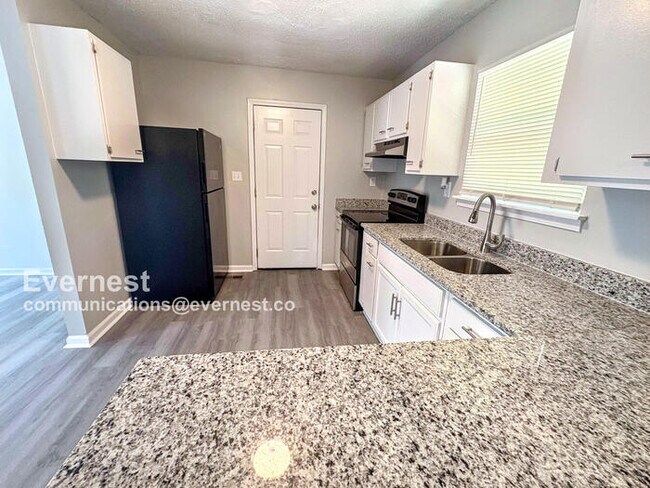 Foto del edificio - 700 15th Ct NW