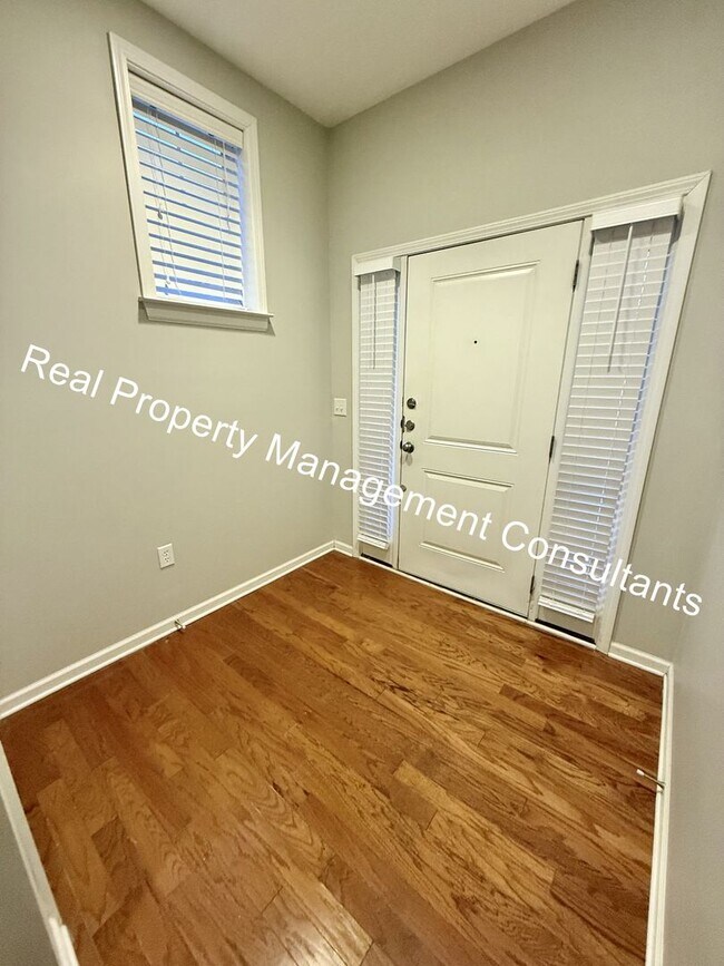 Foto del edificio - Spacious 3 Bed / 3.5 Bath in Blue Valley S...