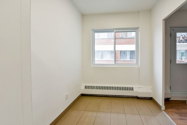 Photo du bâtiment - 809 Av. Bloomfield