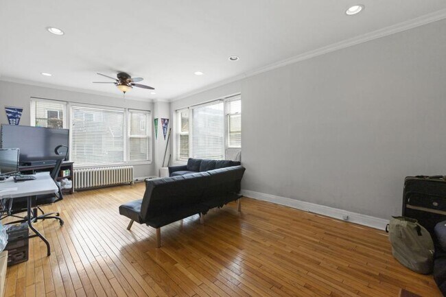 Foto del edificio - 2 bedroom in Chicago IL 60657