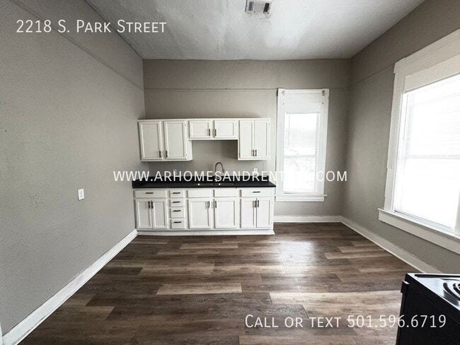 Foto del edificio - 2218 S Park St