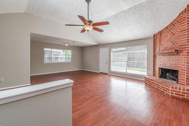 Foto del edificio - 21510 Slippery Creek Ln