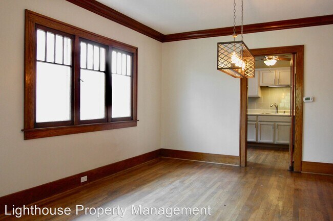 Building Photo - 732-732 Lockwood St NE