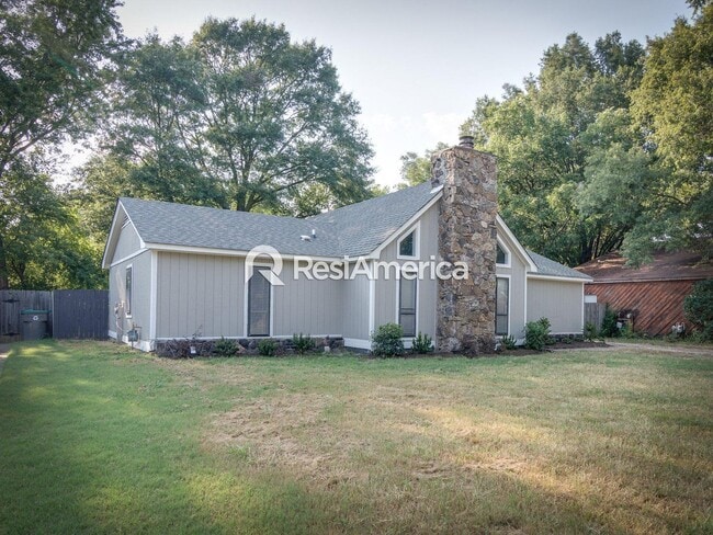 Foto del edificio - Fully renovated 3BR/2BA with fenced in yard