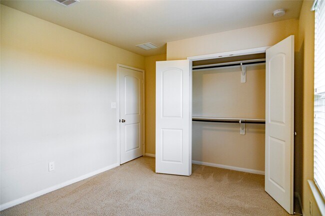 Foto del edificio - 7115 Ironwood Forest Dr