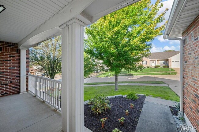 Building Photo - Desirable neighborhood, large 3 bed corner...