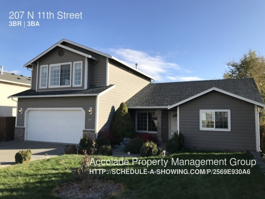 Great Selah Home with Huge Back Yard House Rental in Selah, WA