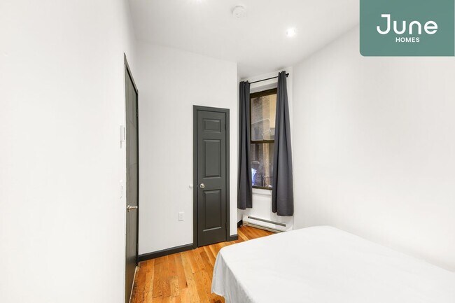 Foto del edificio - ROOM ONLY in 3-bed/1.0-bath Home