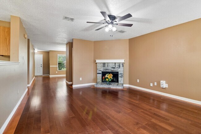Foto del edificio - 2232 Chestnut Dr