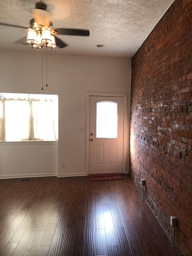 Foto del edificio - *****Gorgeous Lawrenceville 3-Bed / 1.5 Bath available FOR RENT   July 1st!!******