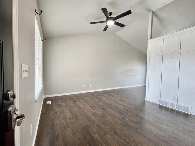 Building Photo - 3566 N Easter Dr