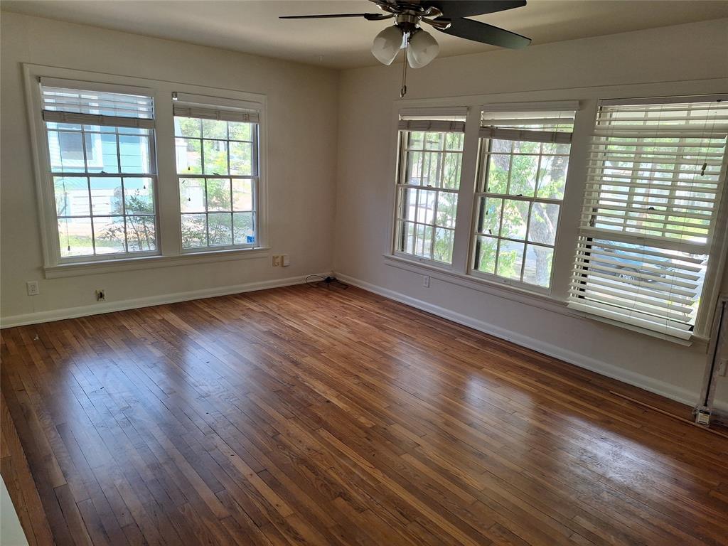 Building Photo - 713 Landon Ln