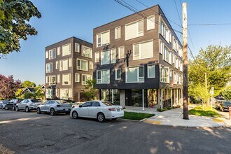 Building Photo - 355 15th Ave