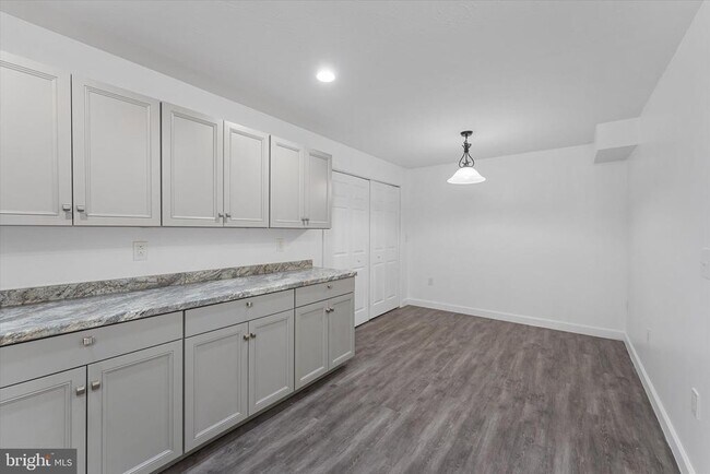 Foto del edificio - 217 Bridgewater Dr