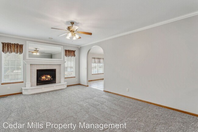 Foto del edificio - 4 br, 3 bath House - 1950 S Webb #117