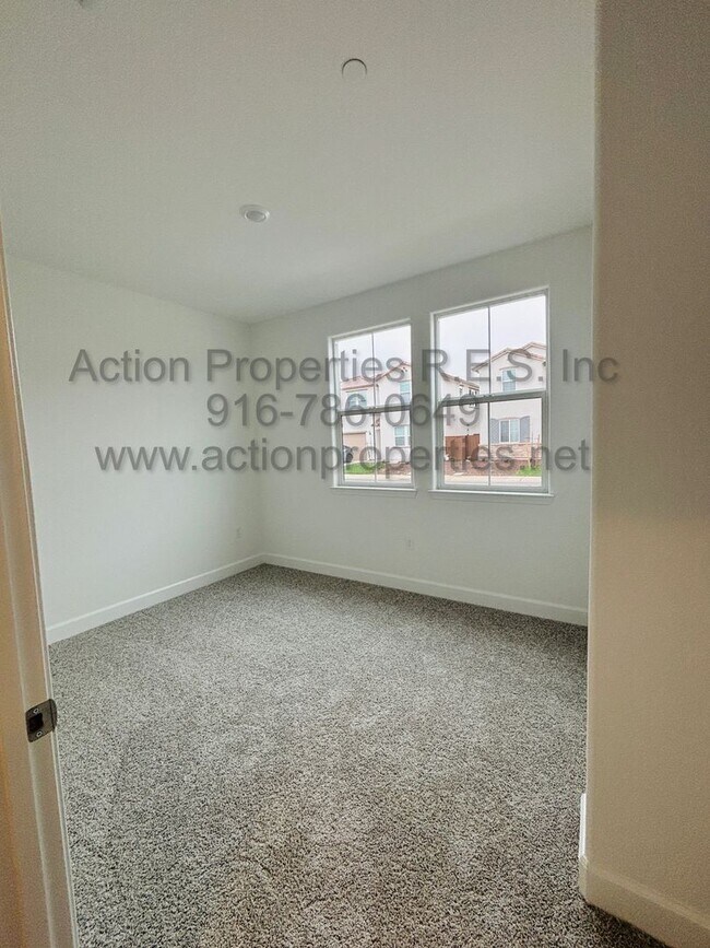 Foto del edificio - Action Properties RES inc. Offering Brand New Breckenridge @ Sierra West Solar 5 Bedroom 2793aq f...