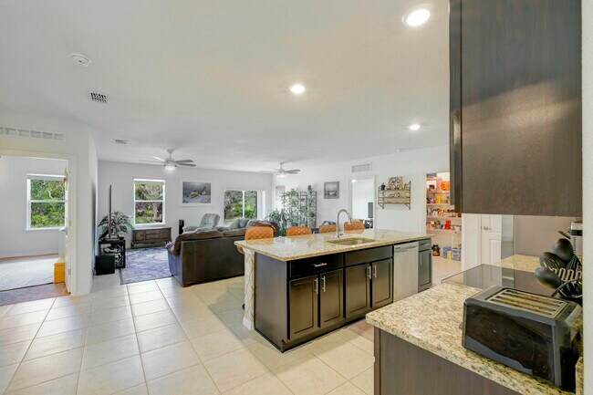 Foto del edificio - 4042 SW Jaqust St