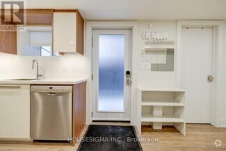 Building Photo - 274 Roxton Rd