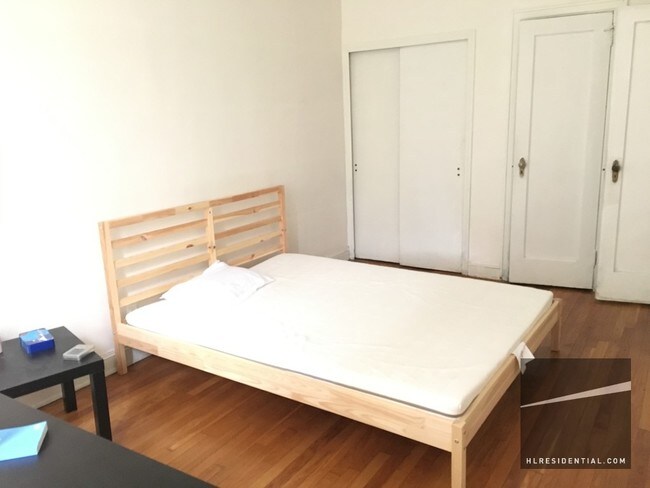 Foto del edificio - 6408 99th St