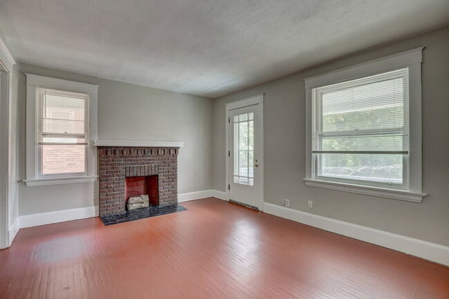 Building Photo - 512 Maple Ave