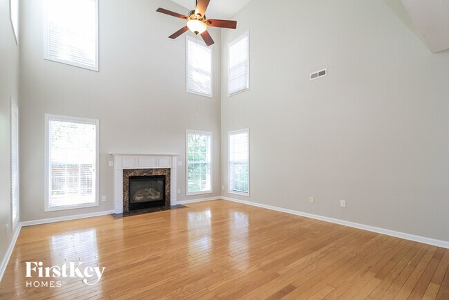 Building Photo - 220 Ivystone Ct
