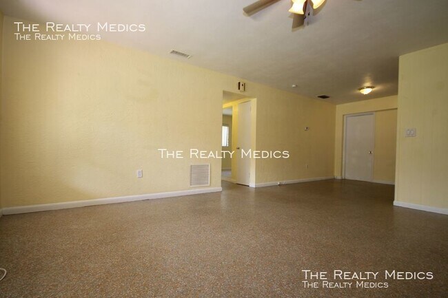 Building Photo - 97 Griggs Ave