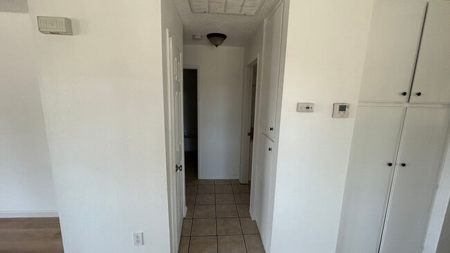 Building Photo - 3Bd/1B Apartment in Redlands, CA