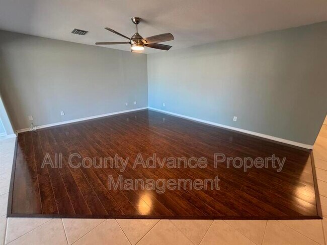 Foto del edificio - 218 Dogwood Cir