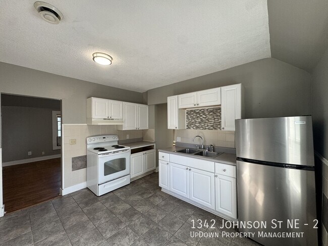 Foto del edificio - 1342 Johnson St NE
