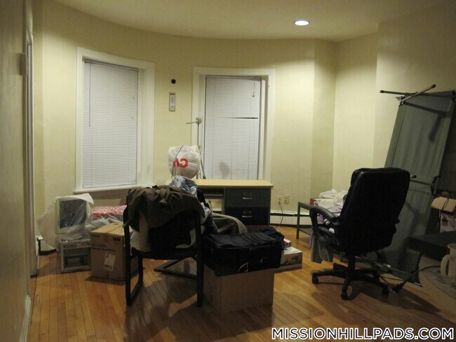 Building Photo - 14 Wait St