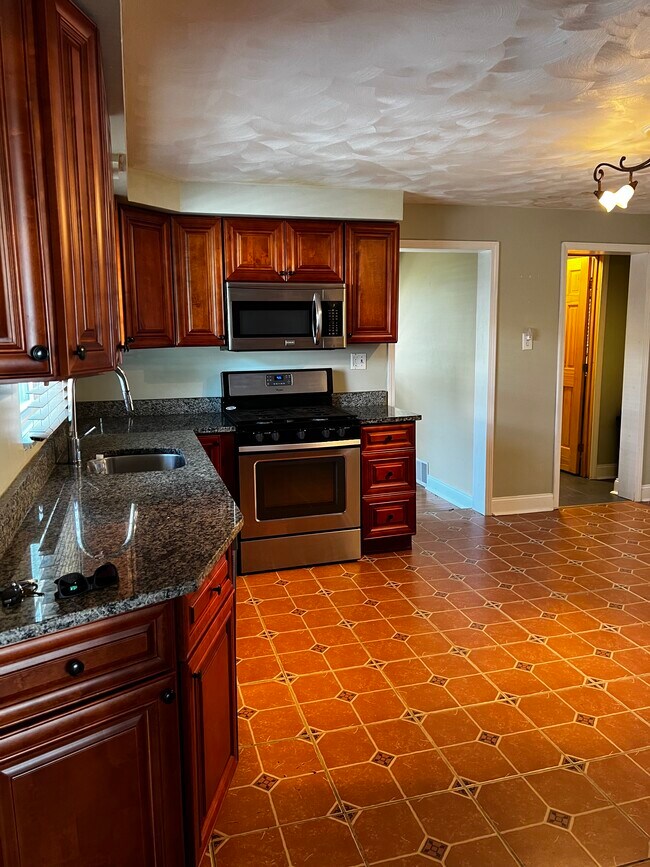 Cocina - 4842 Hatfield St