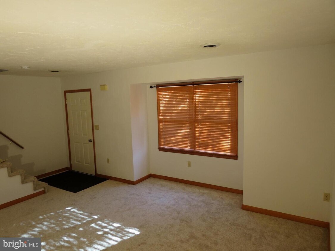 628 Fulton St, Hanover, PA 17331 Townhome Rentals in Hanover PA