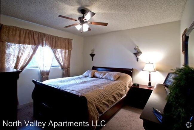 Foto del edificio - 1015-1070 Meadow Ln