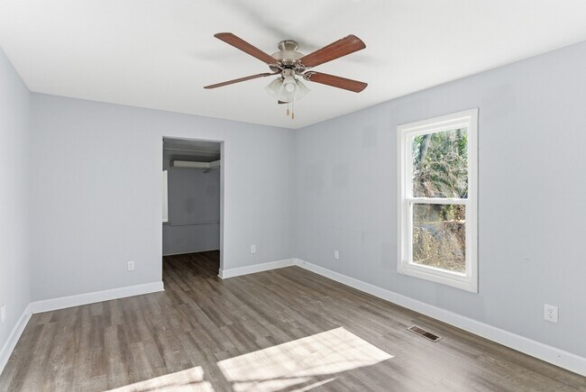 Foto del edificio - 1514 Monroe Ave