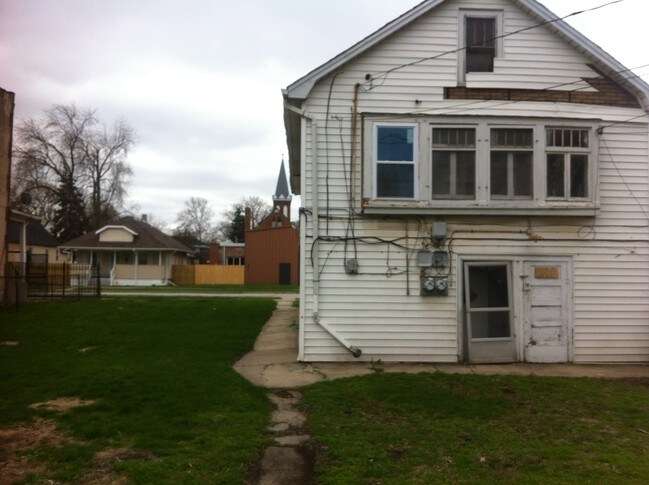 Building Photo - 510 Garfield Ave