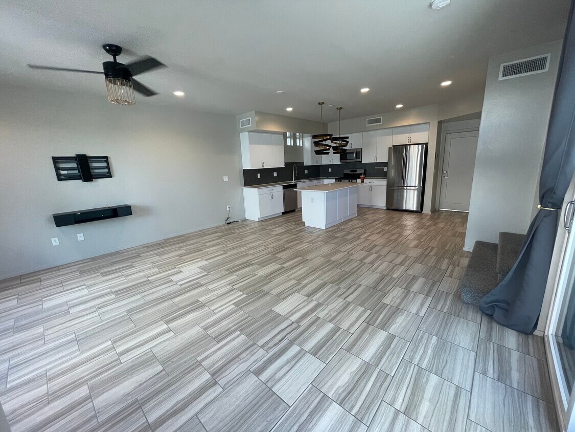 Foto principal - 801 E Park Modern Dr