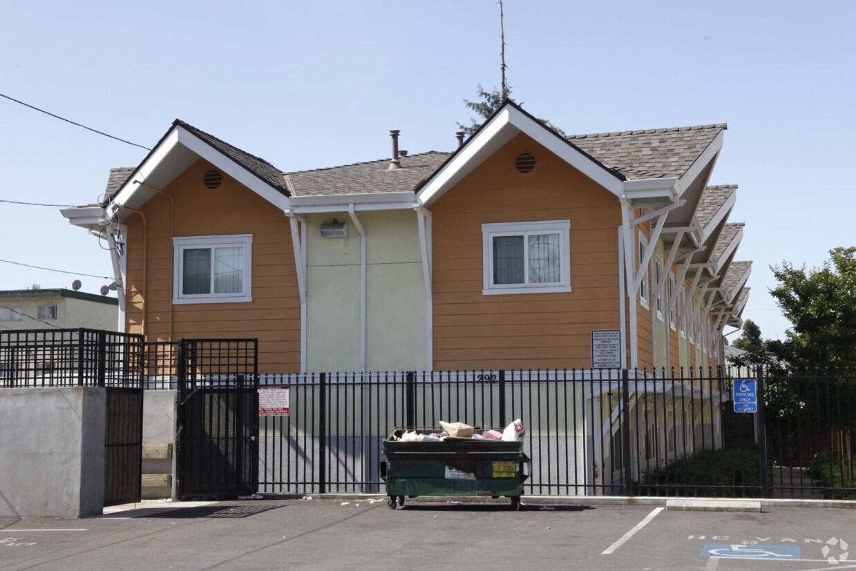 Foto del edificio - 2919-2925 E 16th St