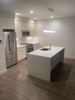 Foto principal - 1011 Lake St