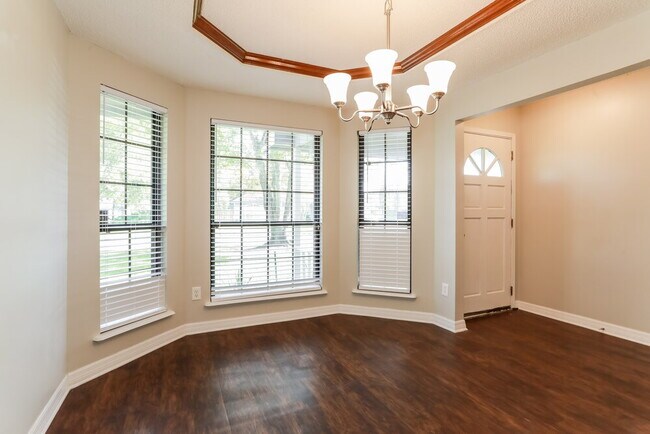 Foto del edificio - 8468 Hamden Rd