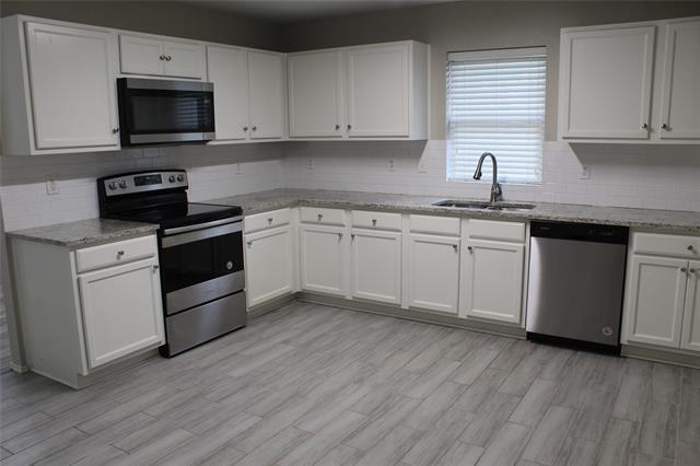 Foto del edificio - 1321 Red River Ln