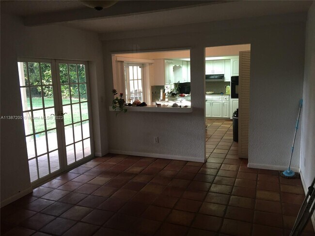 Building Photo - 14610 Bonito Dr