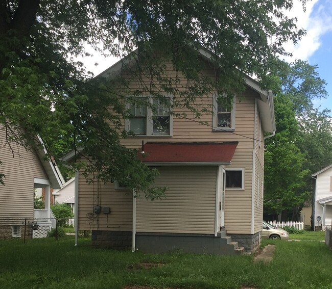 Building Photo - 1501 Myrtle Ave