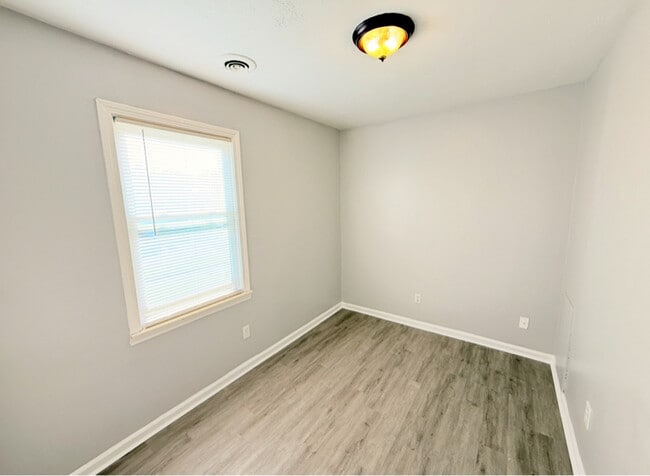 Building Photo - 23816 Kathleen Ave