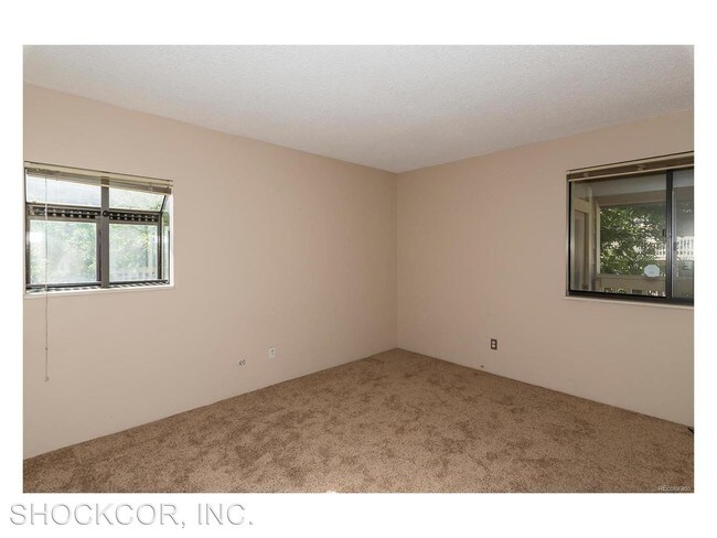 Building Photo - 8335 S Fairmount Dr